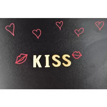 FA FELIRAT "KISS" - 3,5 CM MAGAS