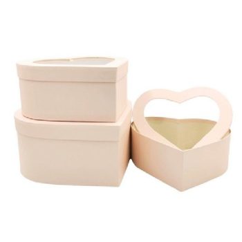   DÍSZDOBOZ SZETT 3R. SZÍV ALAKÚ, ÁTTETSZŐ FEDÉL , NAGY:25,8X24,5X12CM PAPÍR, PÚDE