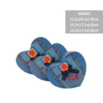 DÍSZDOBOZ 3DB-OS SZÍV ALAKÚ/MASNIS NAGY:23,5X20,5X7,8CM
