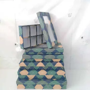 DÍSZDOBOZ 6DB-OS NAGY: 38X28X7CM