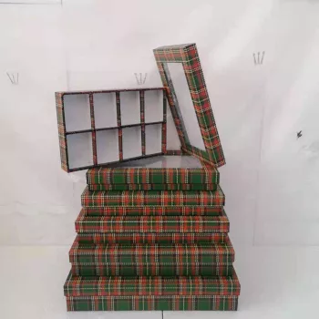 DÍSZDOBOZ 6DB-OS NAGY: 38X28X7CM