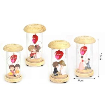 PÁR SZÍVVEL DÍSZ ÜVEGBEN LED-ES 8X15CM TÖBBFÉLE