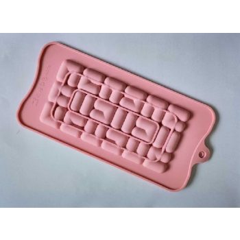 ÖNTŐFORMA CSOKOLÁDÉ LABIRINTUS