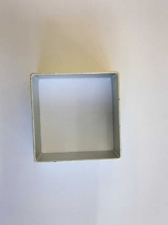 KISZÚRÓ FÉM NÉGYSZÖG