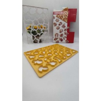 KISZÚRÓ LAP MŰA. KARÁCSONIY MINTÁS