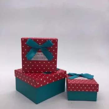   DÍSZDOBOZ 3DB-OS  NAGY:13X13X7,5CM PÖTTYÖS/MASNIS , PAPÍR