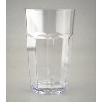 Polikarbonát kancsók és poharak